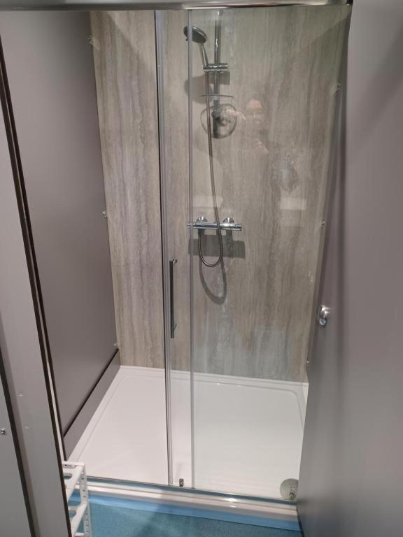 Voyage Hostel - Ensuite Family Rooms With Shared Kitchen Douglas Room photo
